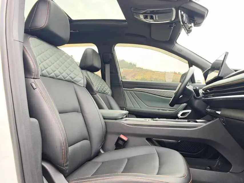 2023 Geely Okavango L 2.0T 218HP L4 7DCT,autocango,china used car exporter,china ev exporter,chinese used car exporter,chinese used ev exporter