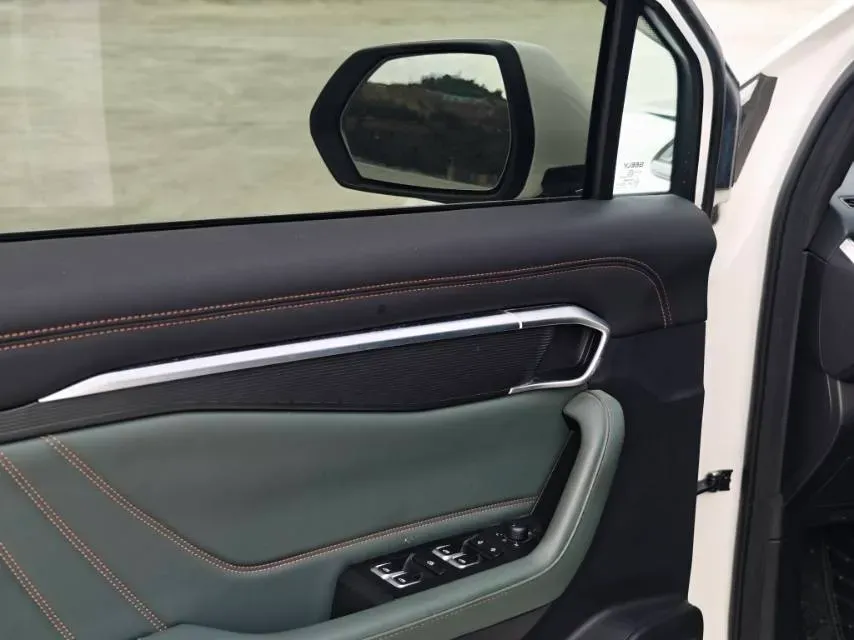 2023 Geely Okavango L 2.0T 218HP L4 7DCT,autocango,china used car exporter,china ev exporter,chinese used car exporter,chinese used ev exporter