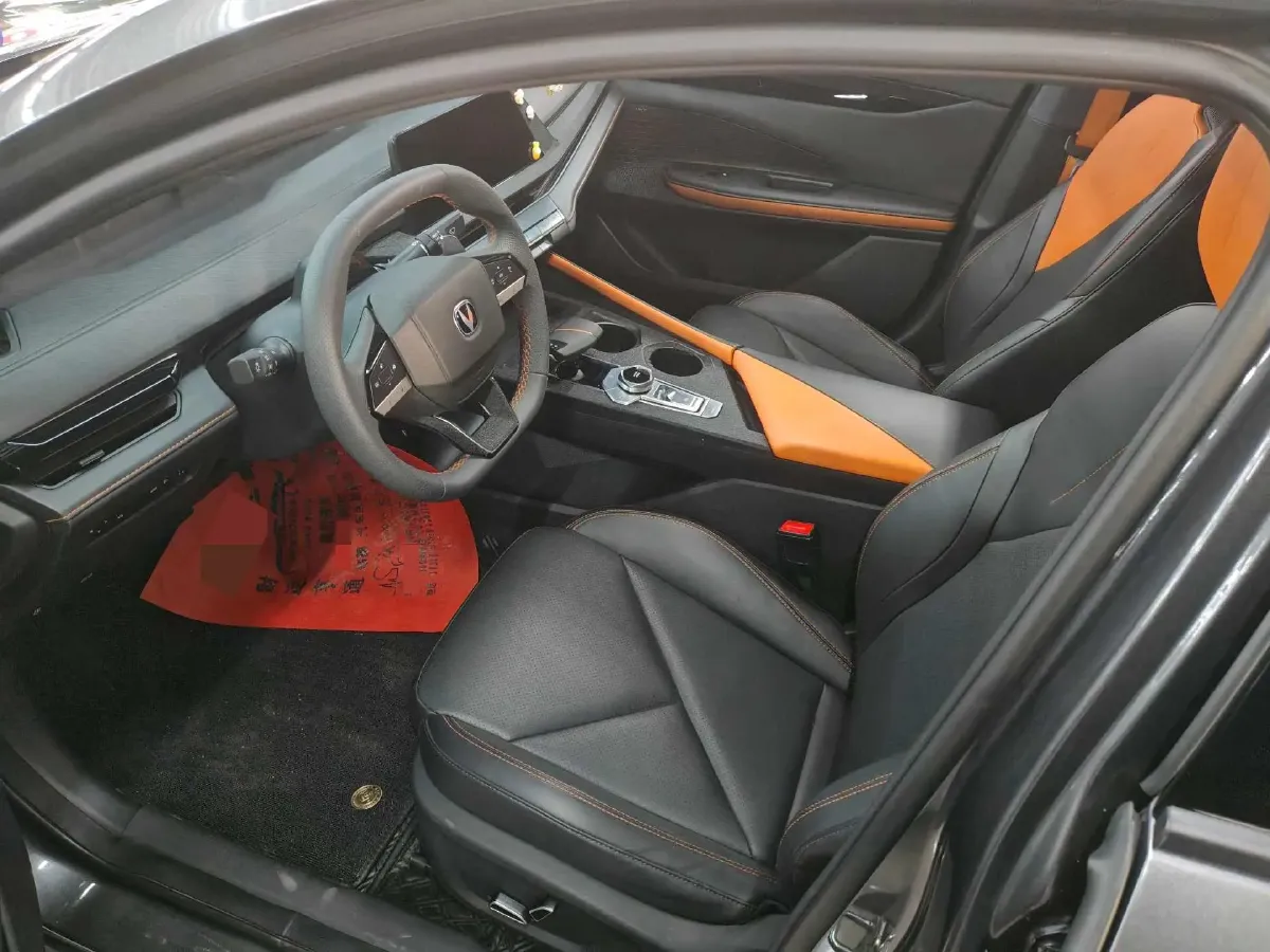 2022 ChangAn UNI-V 1.5T 188HP L4 7DCT,autocango,china used car exporter,china ev exporter,chinese used car exporter,chinese used ev exporter