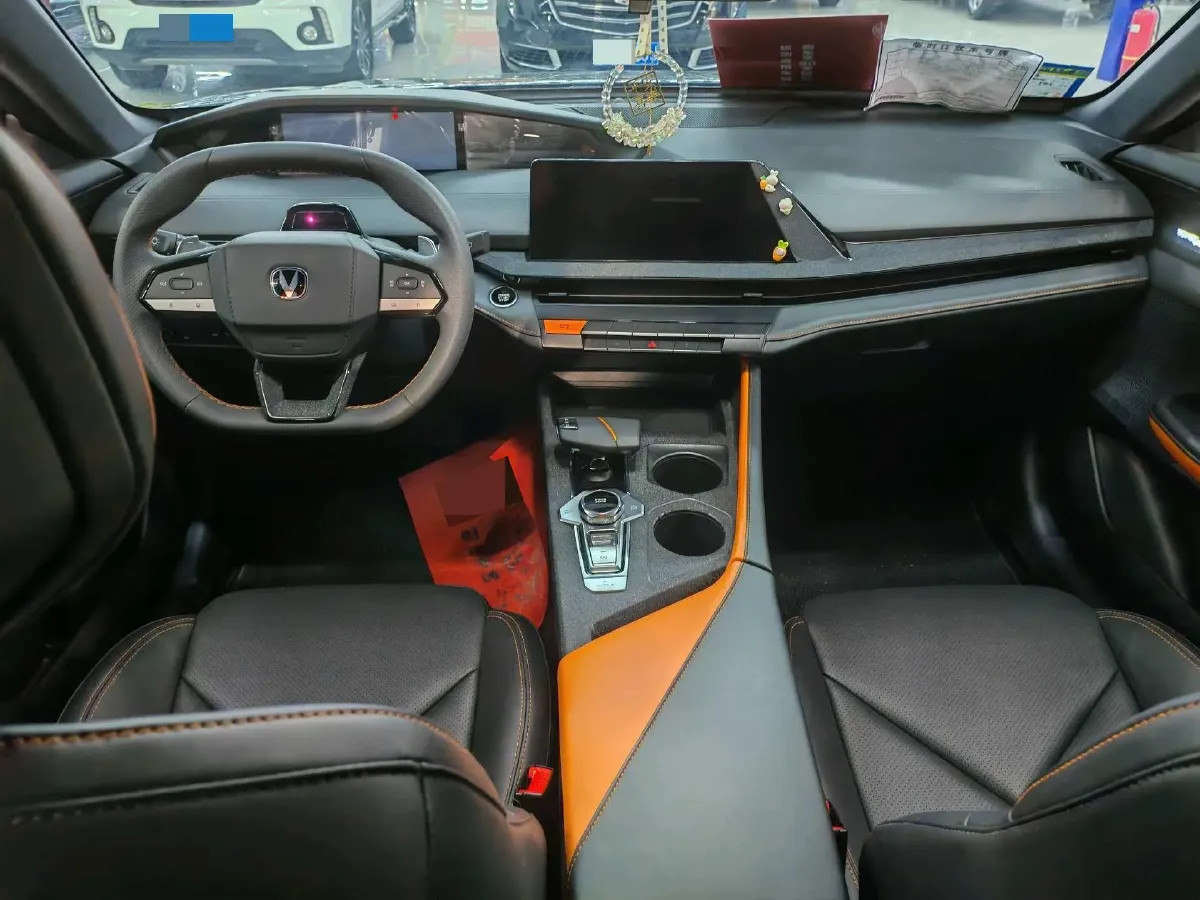 2022 ChangAn UNI-V 1.5T 188HP L4 7DCT,autocango,china used car exporter,china ev exporter,chinese used car exporter,chinese used ev exporter