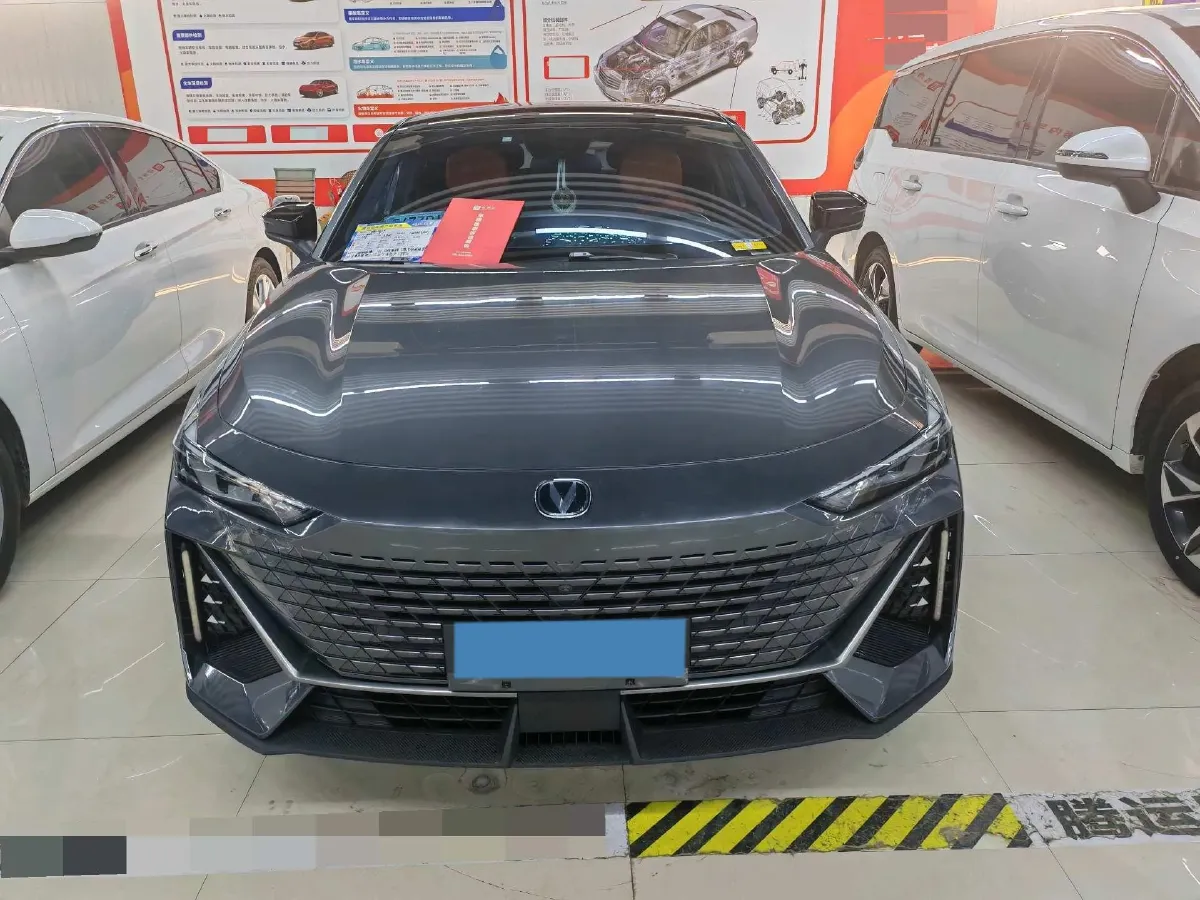 2022 ChangAn UNI-V 1.5T 188HP L4 7DCT,autocango,china used car exporter,china ev exporter,chinese used car exporter,chinese used ev exporter