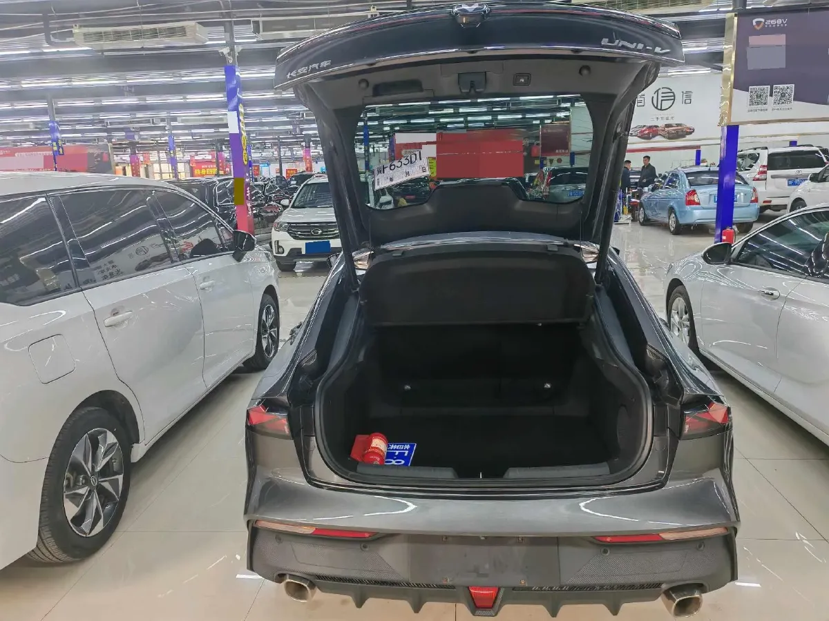 2022 ChangAn UNI-V 1.5T 188HP L4 7DCT,autocango,china used car exporter,china ev exporter,chinese used car exporter,chinese used ev exporter