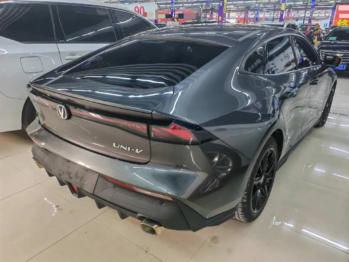 2022 ChangAn UNI-V 1.5T 188HP L4 7DCT,autocango,china used car exporter,china ev exporter,chinese used car exporter,chinese used ev exporter