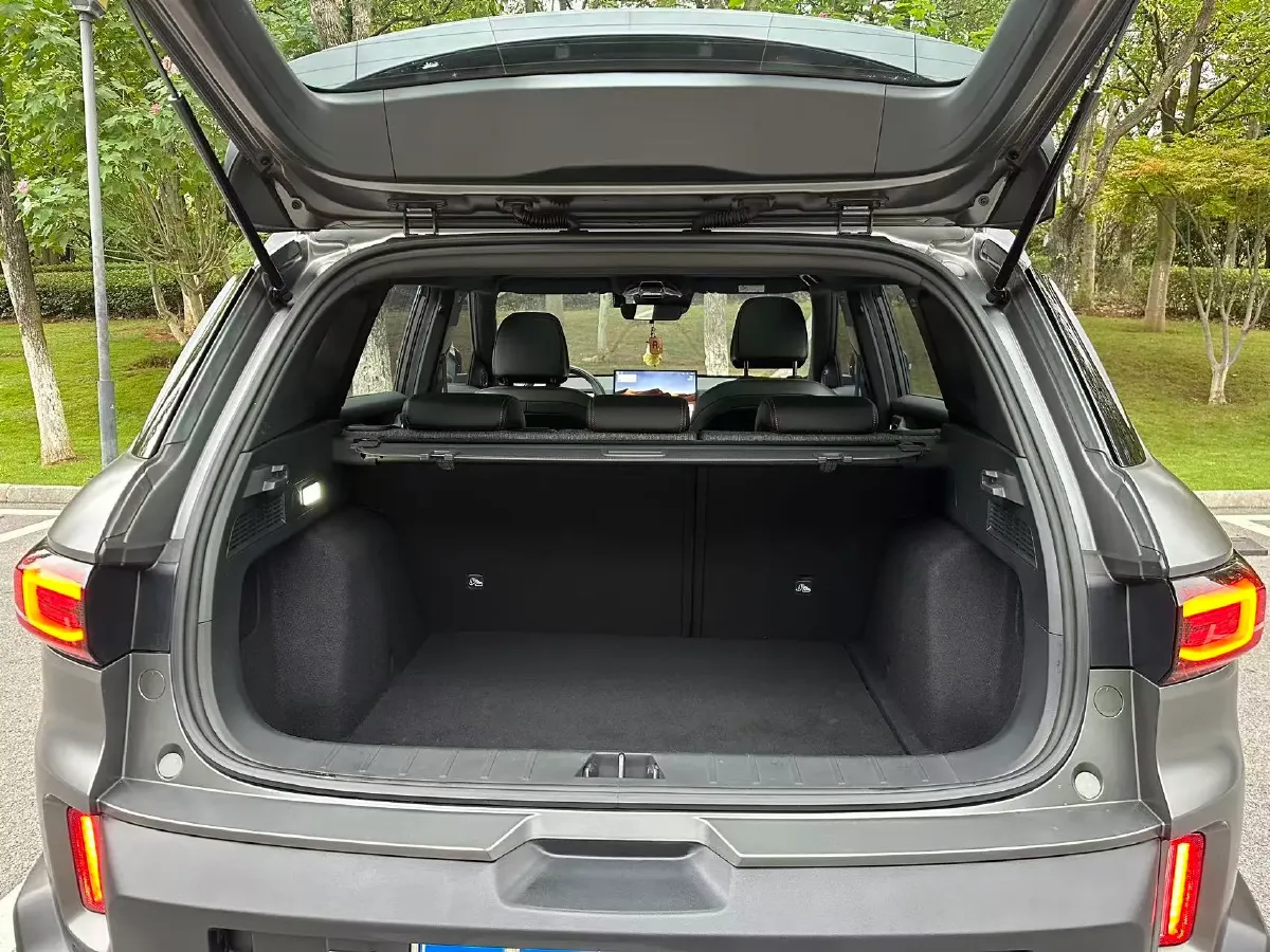 2025 Geely Cowboy 1.5T 181HP L4 7DCT,autocango,china used car exporter,china ev exporter,chinese used car exporter,chinese used ev exporter