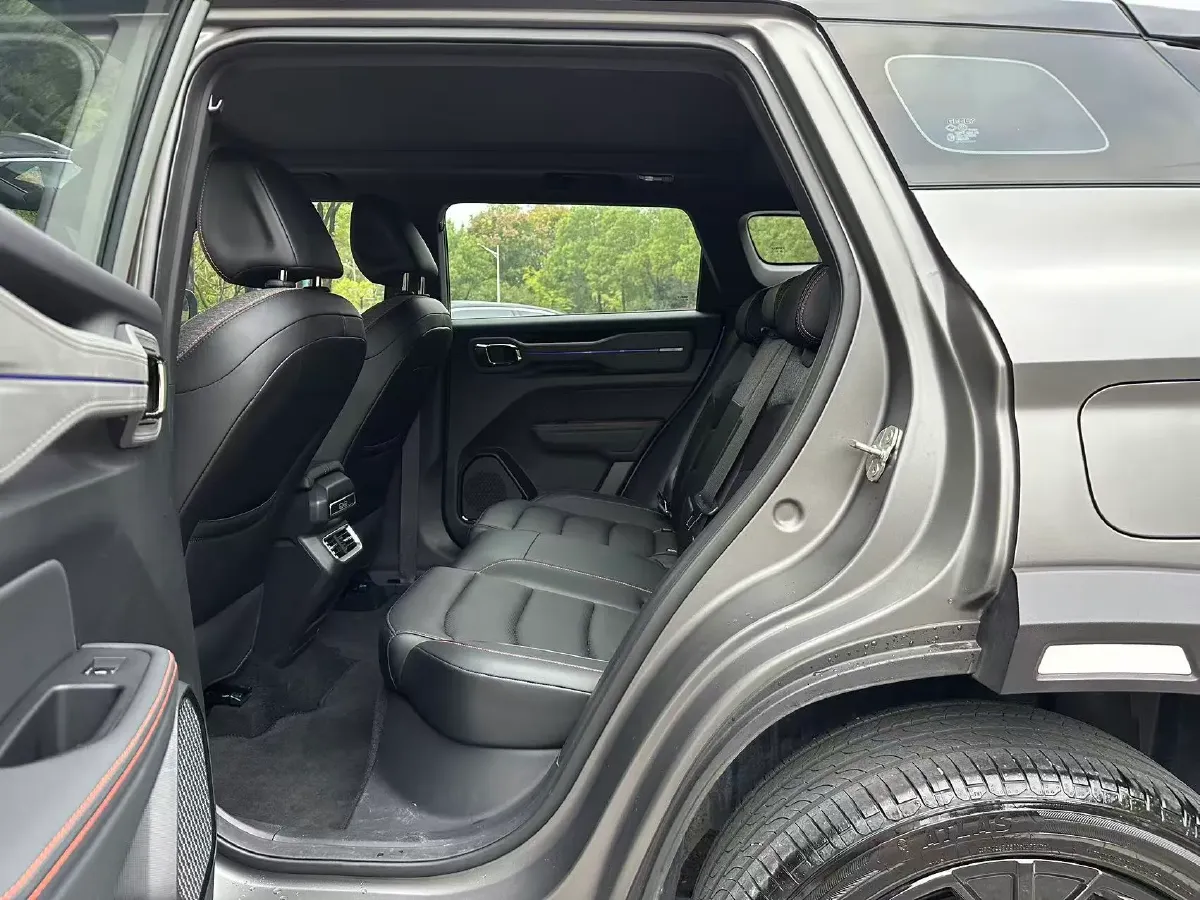 2025 Geely Cowboy 1.5T 181HP L4 7DCT,autocango,china used car exporter,china ev exporter,chinese used car exporter,chinese used ev exporter