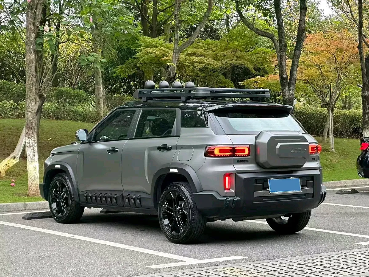 2025 Geely Cowboy 1.5T 181HP L4 7DCT,autocango,china used car exporter,china ev exporter,chinese used car exporter,chinese used ev exporter