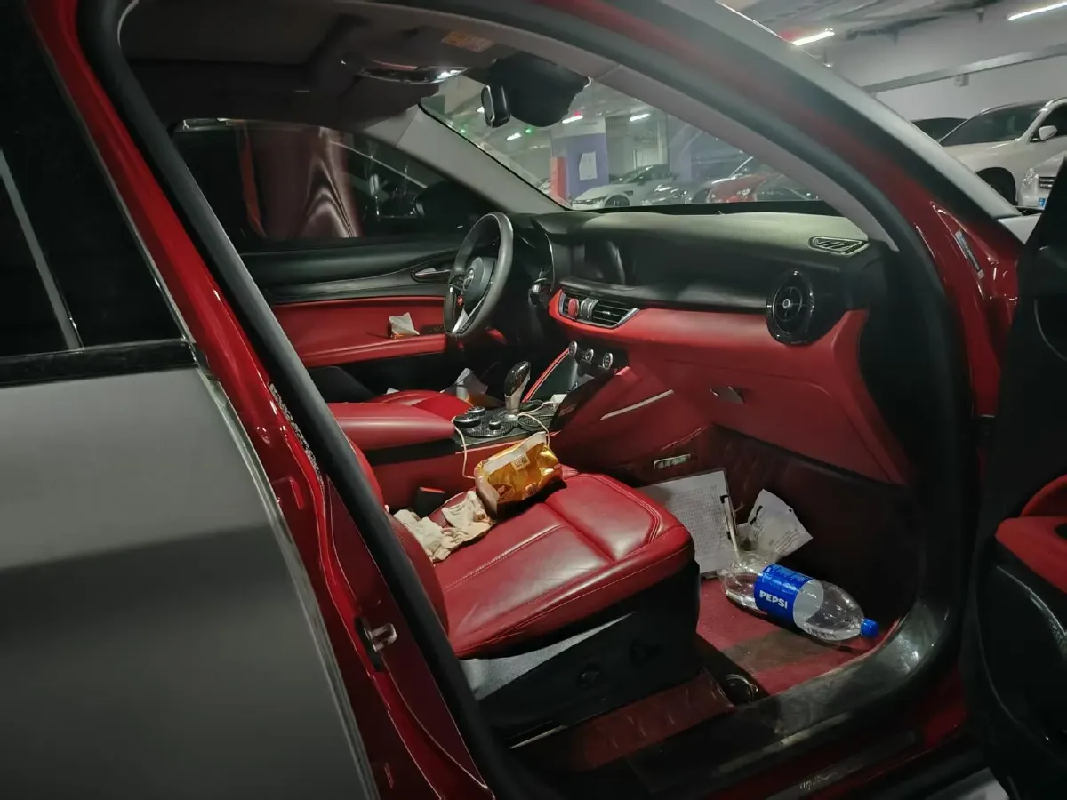 2017 Jaguar XE 2.0T 240HP L4 8AT,autocango,china used car exporter,china ev exporter,chinese used car exporter,chinese used ev exporter