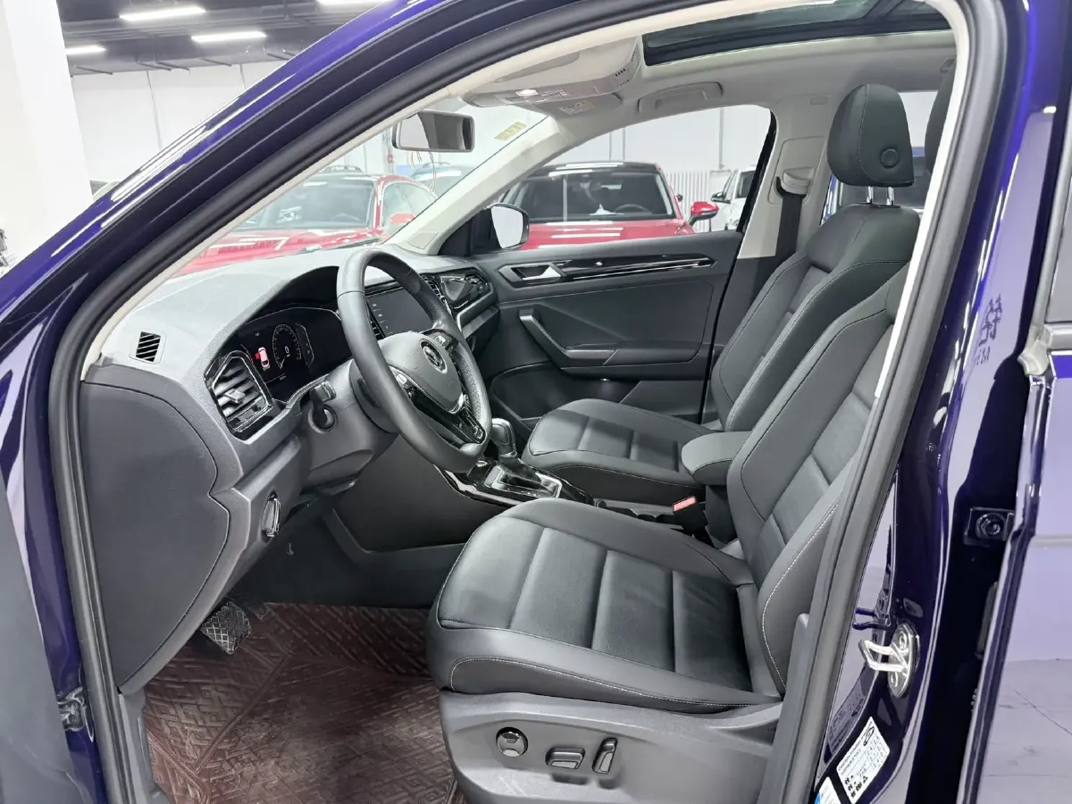 2022 Volkswagen T-Roc 1.4T 150HP L4 7DCT,autocango,china used car exporter,china ev exporter,chinese used car exporter,chinese used ev exporter