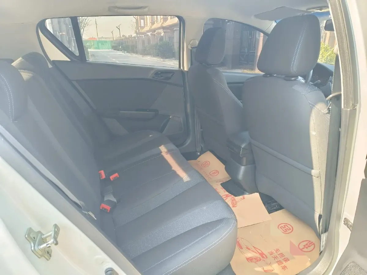 2020 BaoJun 310 1.2L 80HP L4 5MT,autocango,china used car exporter,china ev exporter,chinese used car exporter,chinese used ev exporter