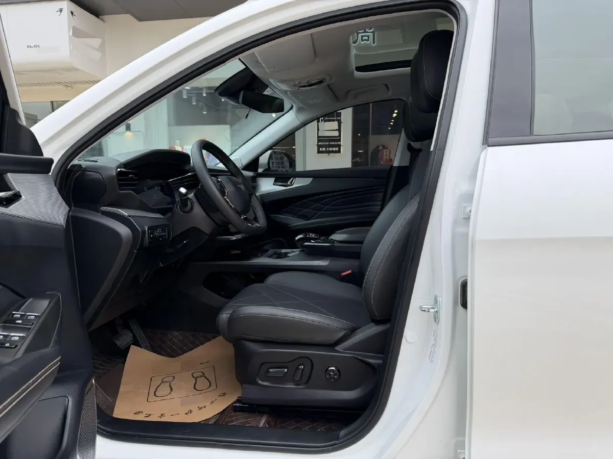 2023 KaiYi KunLun 1.6T 197HP L4 7DCT,autocango,china used car exporter,china ev exporter,chinese used car exporter,chinese used ev exporter