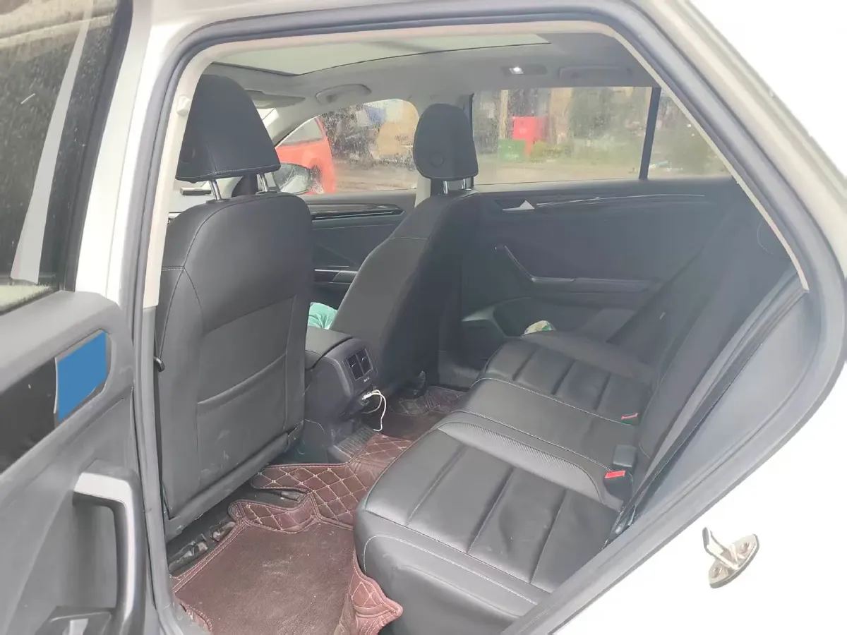 2020 Volkswagen T-Roc 1.4T 150HP L4 7DCT,autocango,china used car exporter,china ev exporter,chinese used car exporter,chinese used ev exporter