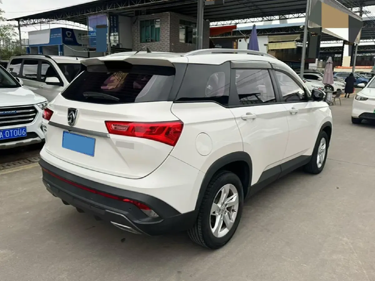 2018 BaoJun 530 1.5T 150HP L4 6MT,autocango,china used car exporter,china ev exporter,chinese used car exporter,chinese used ev exporter