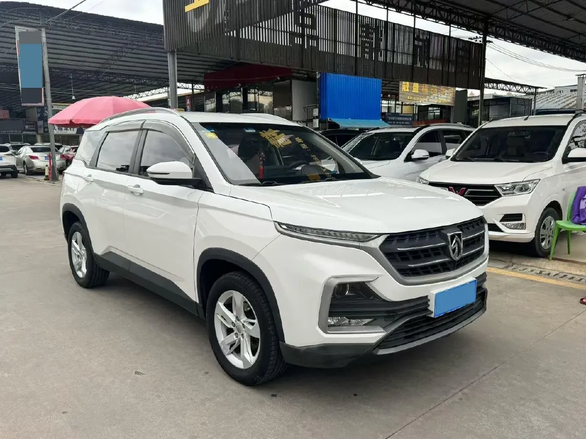 2018 BaoJun 530 1.5T 150HP L4 6MT,autocango,china used car exporter,china ev exporter,chinese used car exporter,chinese used ev exporter