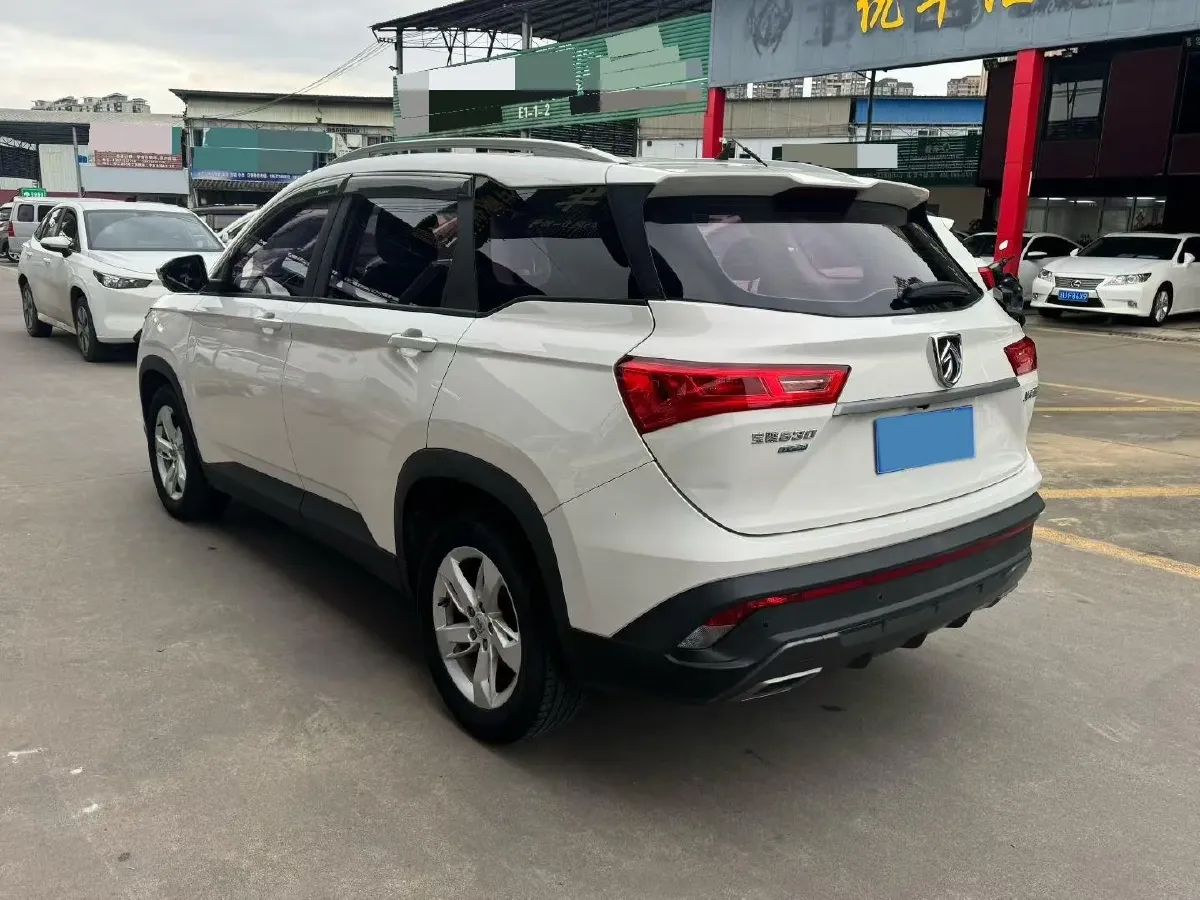 2018 BaoJun 530 1.5T 150HP L4 6MT,autocango,china used car exporter,china ev exporter,chinese used car exporter,chinese used ev exporter