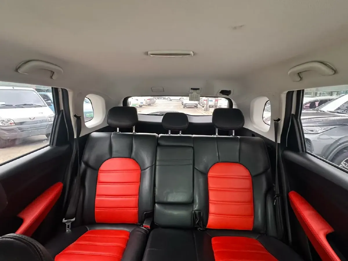 2018 BaoJun 530 1.5T 150HP L4 6MT,autocango,china used car exporter,china ev exporter,chinese used car exporter,chinese used ev exporter