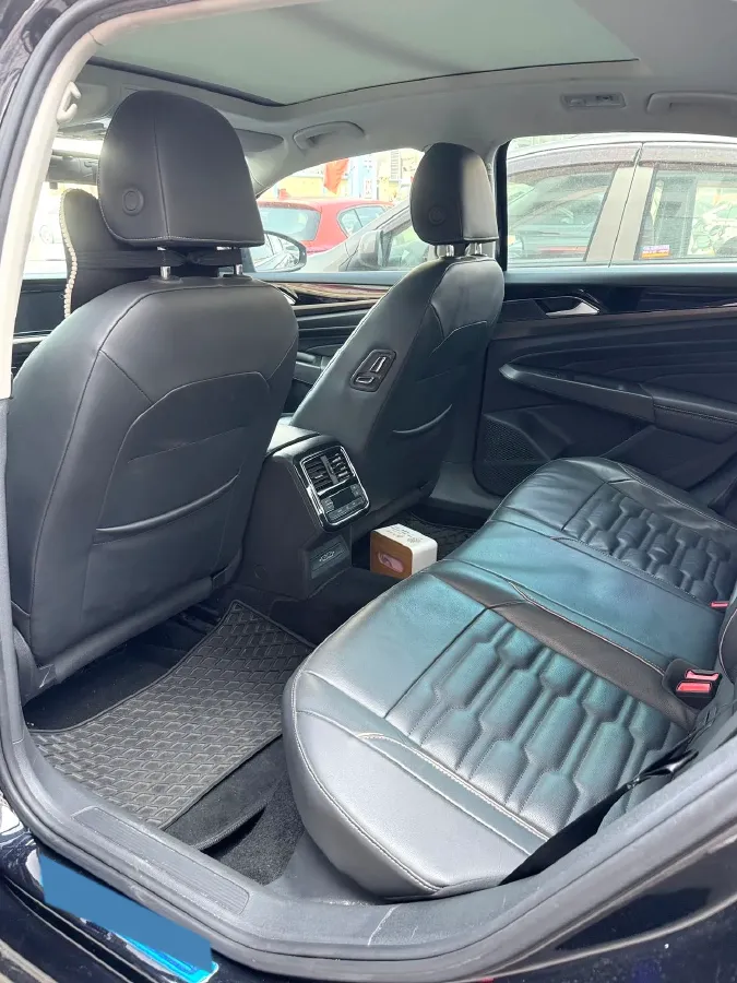 2019 Skoda Kodiak 2.0T 186HP L4 7DCT,autocango,china used car exporter,china ev exporter,chinese used car exporter,chinese used ev exporter