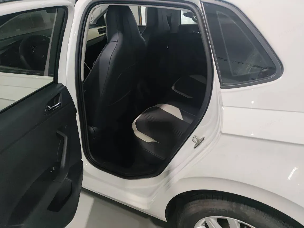 2021 Haval H6 1.5T 169HP L4 7DCT,autocango,china used car exporter,china ev exporter,chinese used car exporter,chinese used ev exporter