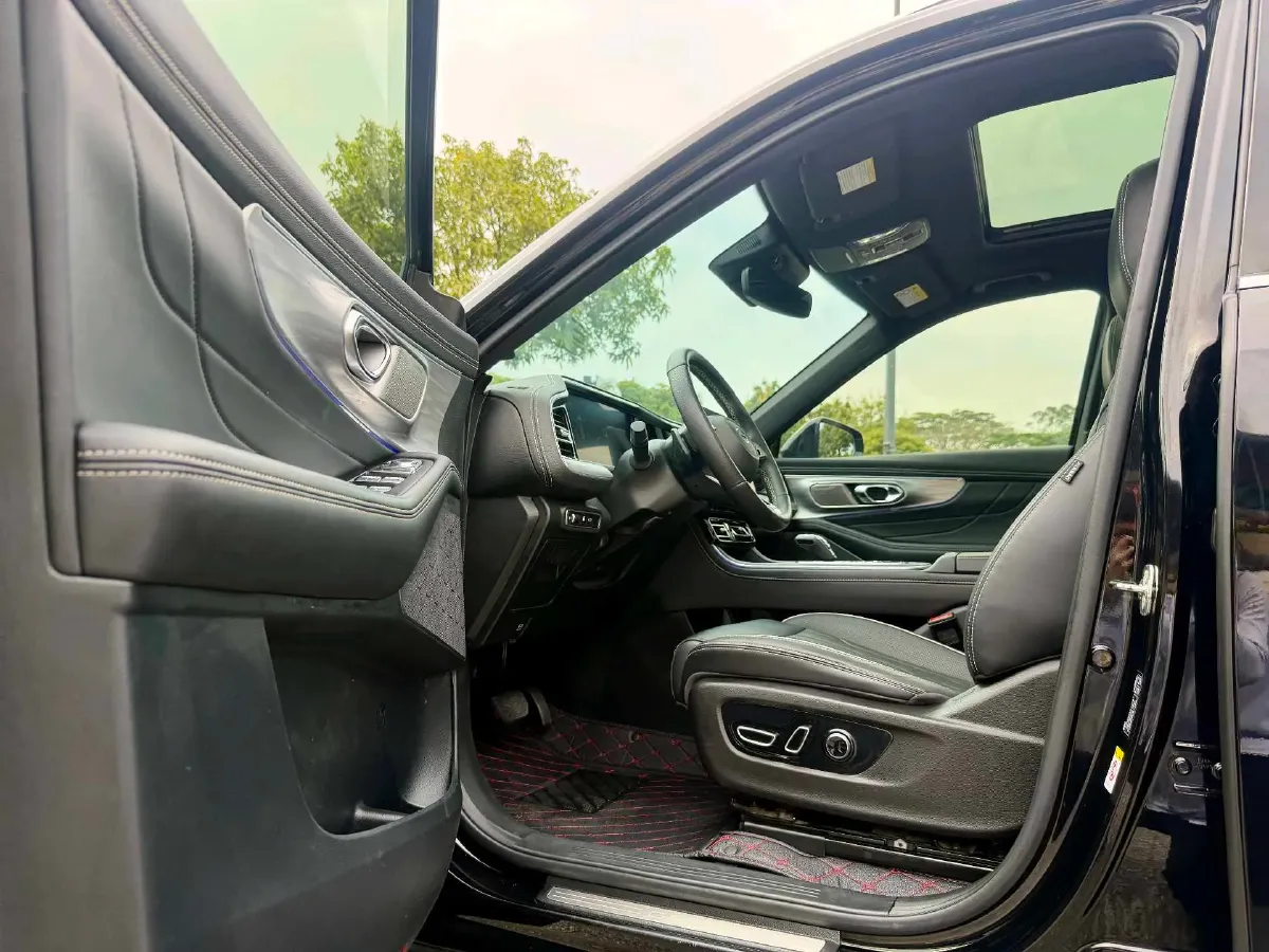 2024 GAC Trumpchi GS8 2.0T 252HP L4 8AT,autocango,china used car exporter,china ev exporter,chinese used car exporter,chinese used ev exporter