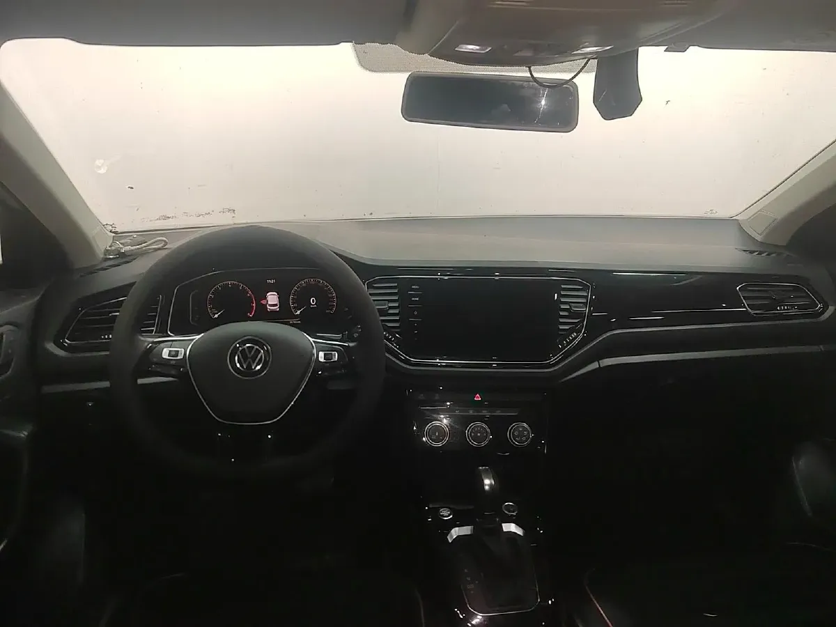 2021 Volkswagen T-Roc 1.4T 150HP L4 7DCT,autocango,china used car exporter,china ev exporter,chinese used car exporter,chinese used ev exporter
