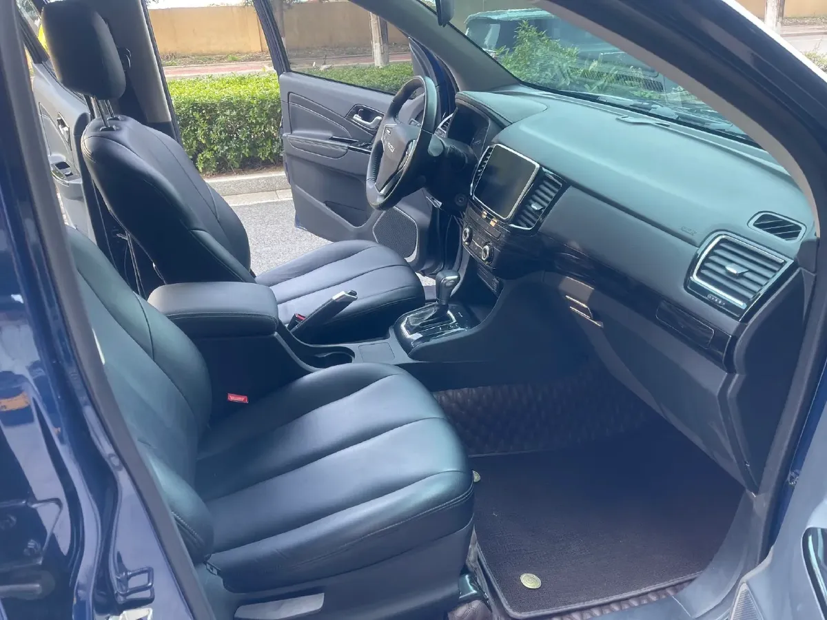 2020 Isuzu LingTuo 2.5T 150HP L4 6AT,autocango,china used car exporter,china ev exporter,chinese used car exporter,chinese used ev exporter