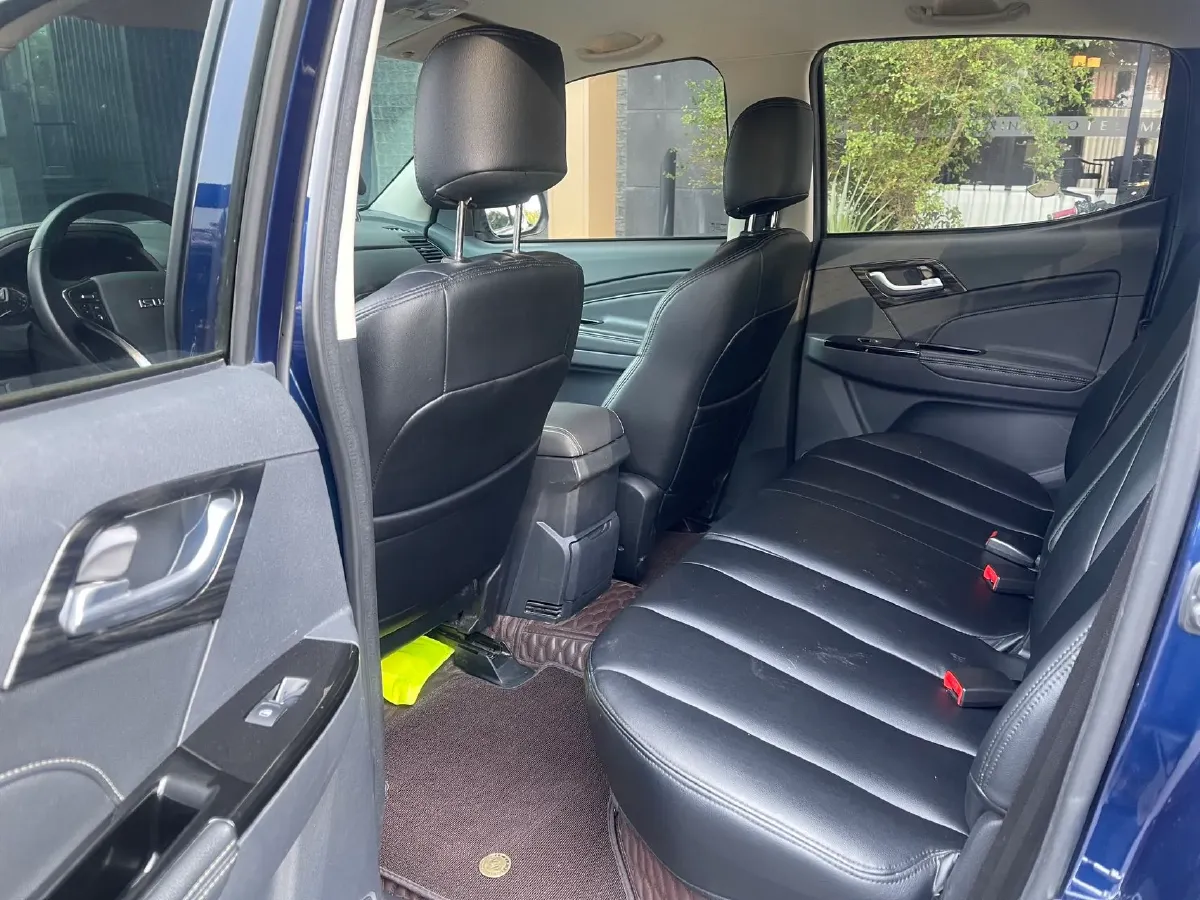 2020 Isuzu LingTuo 2.5T 150HP L4 6AT,autocango,china used car exporter,china ev exporter,chinese used car exporter,chinese used ev exporter