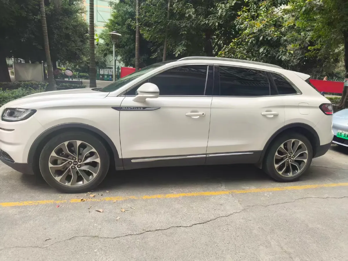 2021 Lincoln Nautilus 2.0T 245HP L4 8AT,autocango,china used car exporter,china ev exporter,chinese used car exporter,chinese used ev exporter