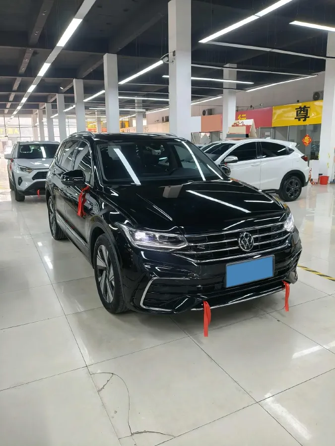 2023 Volkswagen Tiguan L 2.0T 186HP L4 7DCT,autocango,china used car exporter,china ev exporter,chinese used car exporter,chinese used ev exporter