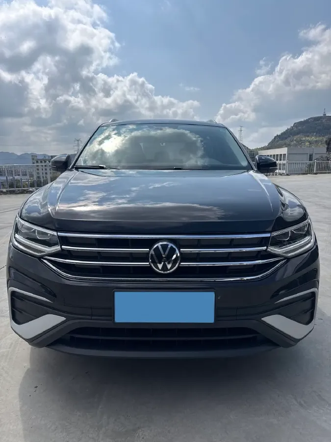 2023 Volkswagen Tiguan L 1.5T 160HP L4 7DCT,autocango,china used car exporter,china ev exporter,chinese used car exporter,chinese used ev exporter