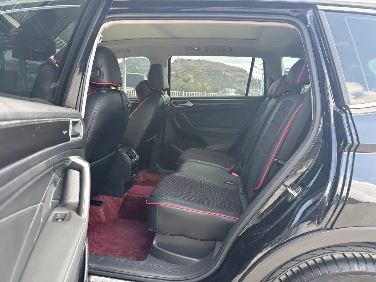 2023 Volkswagen Tiguan L 1.5T 160HP L4 7DCT,autocango,china used car exporter,china ev exporter,chinese used car exporter,chinese used ev exporter