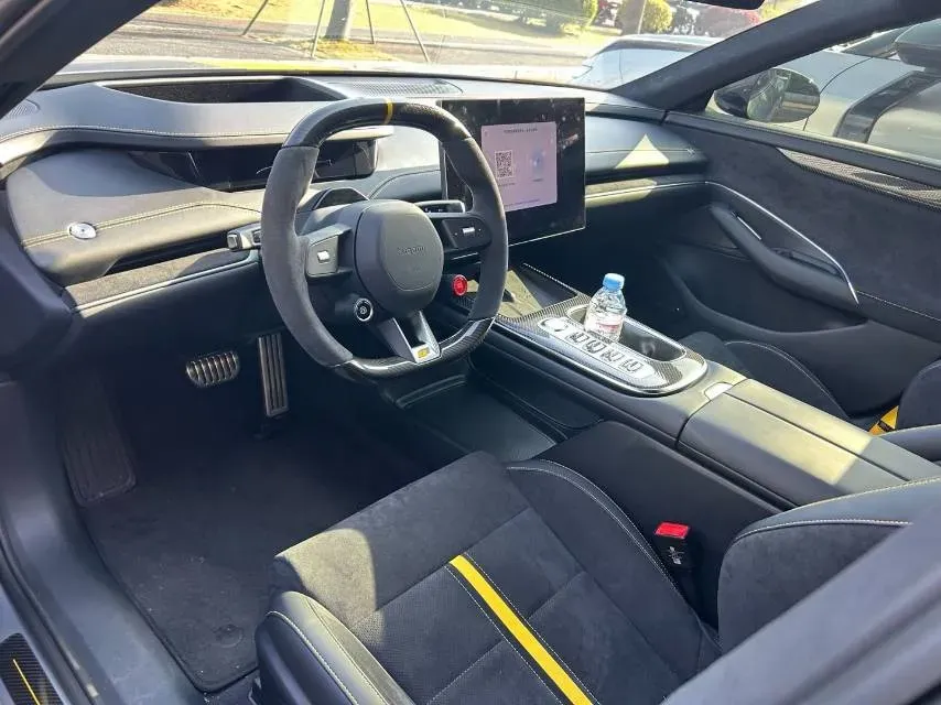 2025 MI SU7 Ultra BEV 93.7KWH,autocango,china used car exporter,china ev exporter,chinese used car exporter,chinese used ev exporter