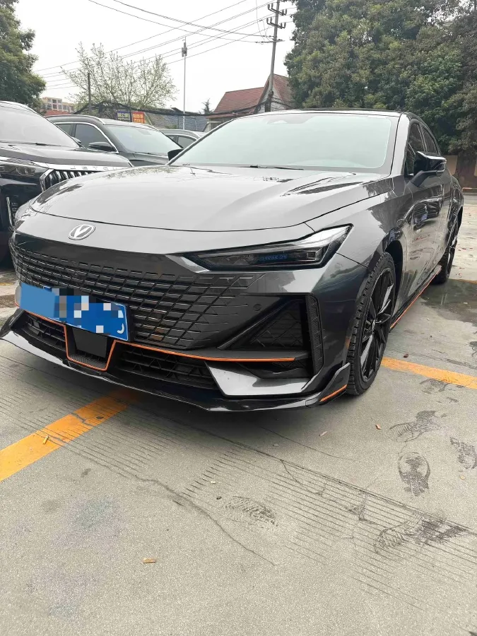 2023 ChangAn UNI-V 1.5T 188HP L4 7DCT,autocango,china used car exporter,china ev exporter,chinese used car exporter,chinese used ev exporter