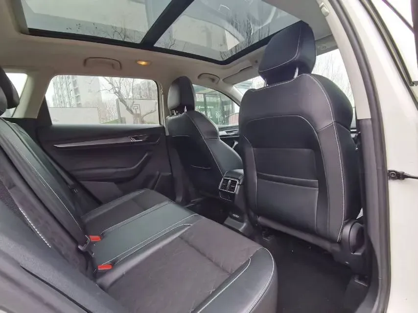 2019 Skoda Karoq 1.4T 150HP L4 7DCT,autocango,china used car exporter,china ev exporter,chinese used car exporter,chinese used ev exporter