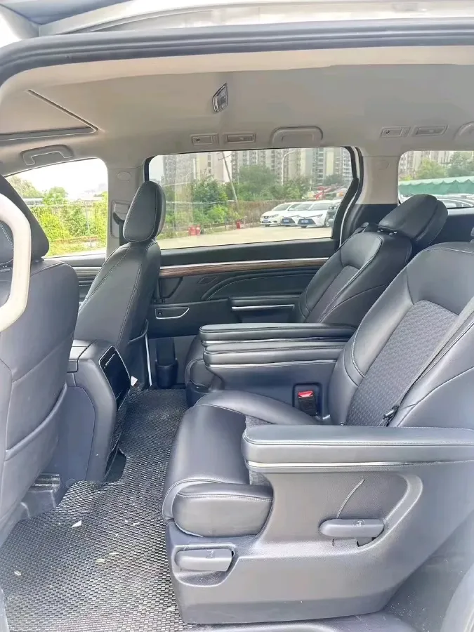 2021 GAC Trumpchi M8 2.0T 252HP L4 8AT,autocango,china used car exporter,china ev exporter,chinese used car exporter,chinese used ev exporter