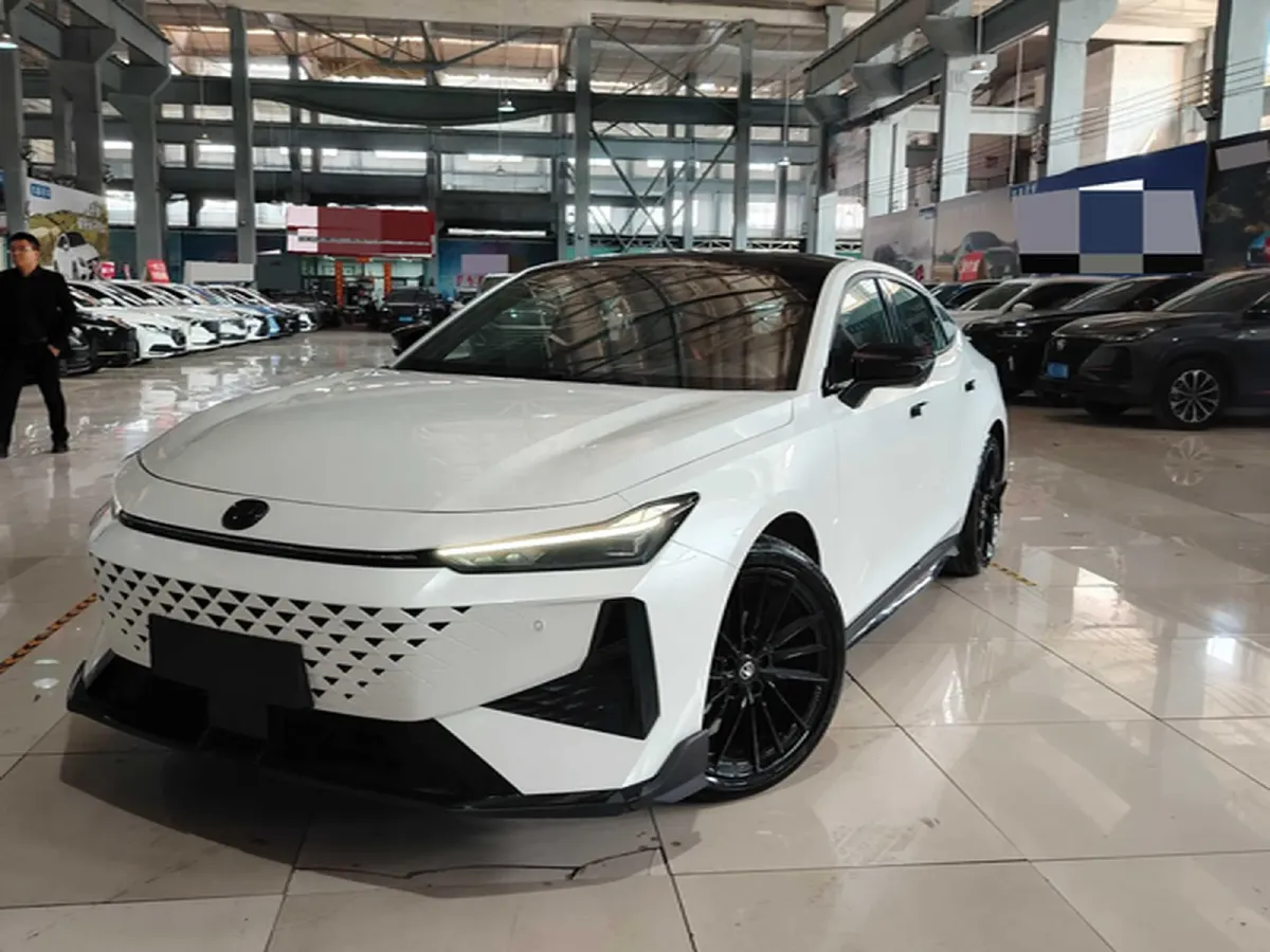 2024 ChangAn UNI-V 1.5T 188HP L4 7DCT,autocango,china used car exporter,china ev exporter,chinese used car exporter,chinese used ev exporter