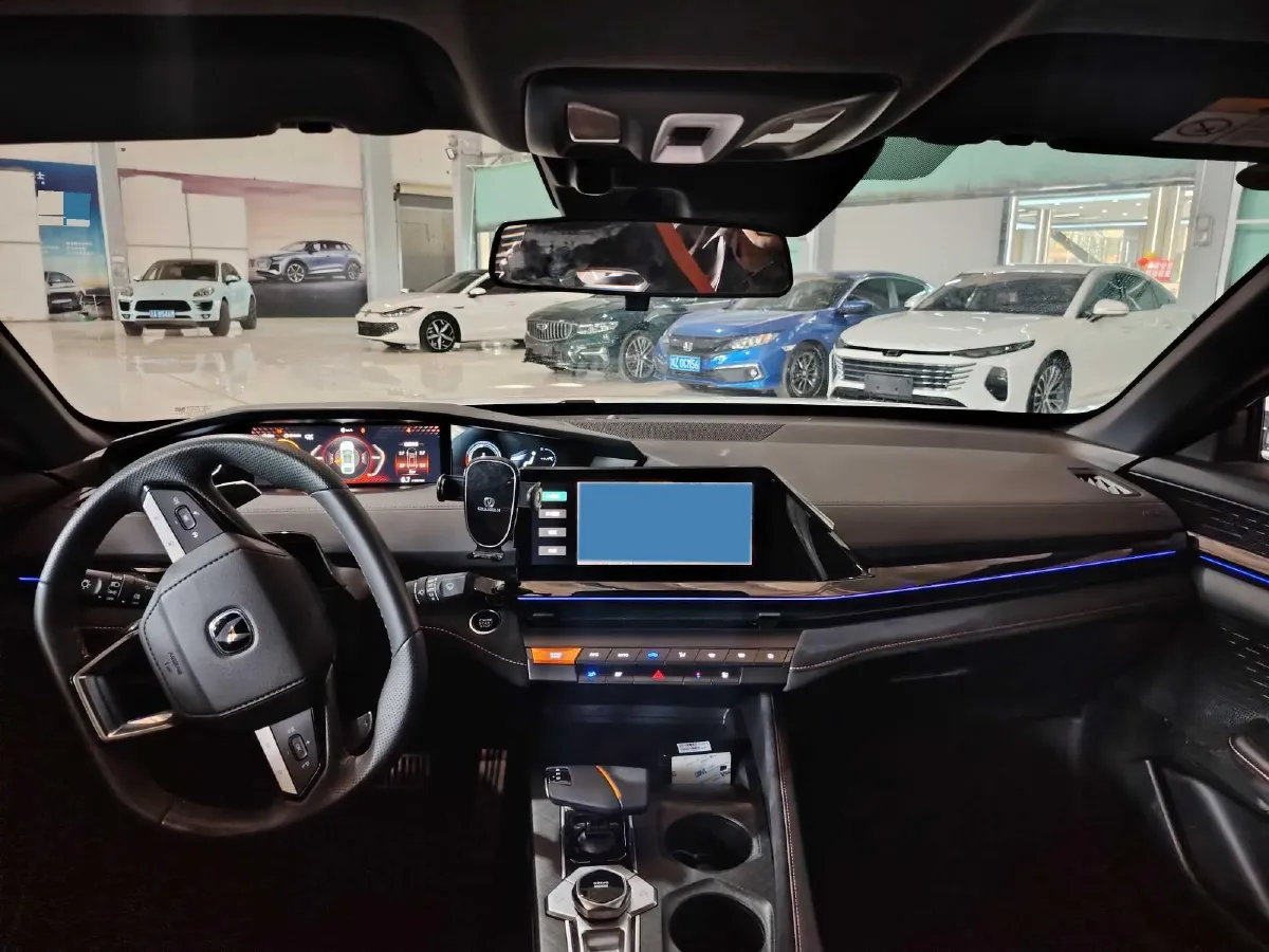 2024 ChangAn UNI-V 1.5T 188HP L4 7DCT,autocango,china used car exporter,china ev exporter,chinese used car exporter,chinese used ev exporter