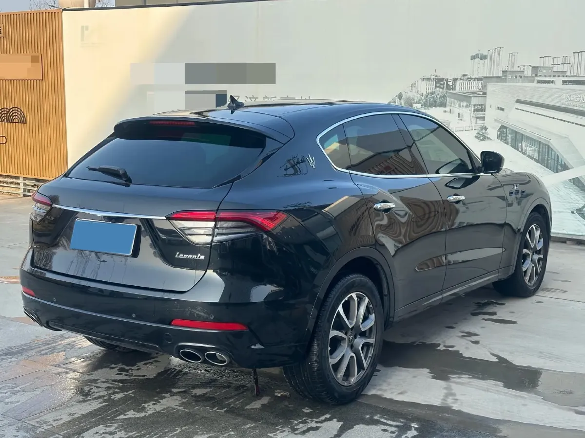 2022 Maserati Levante 2.0T 330HP L4 8AT,autocango,china used car exporter,china ev exporter,chinese used car exporter,chinese used ev exporter