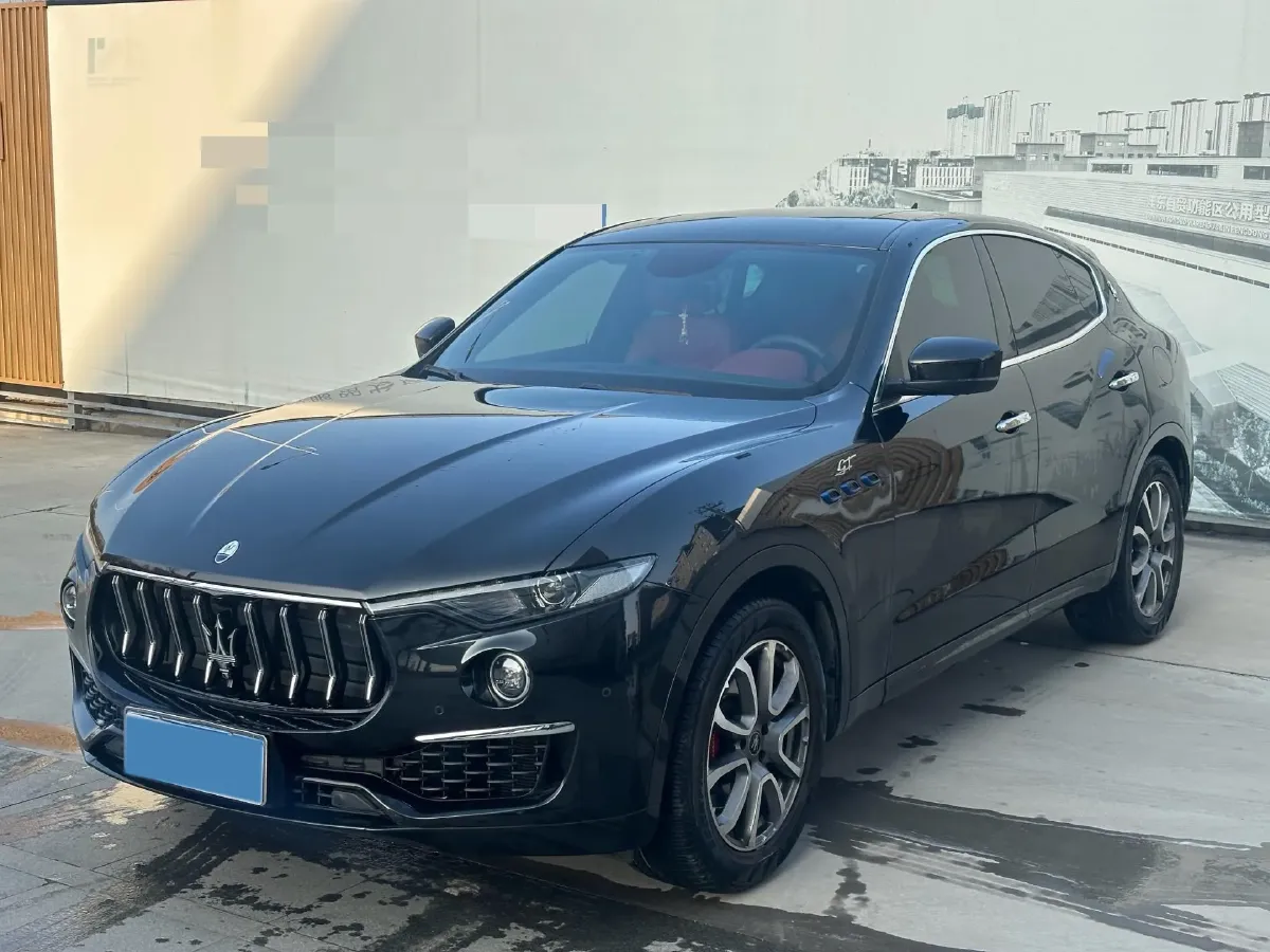 2022 Maserati Levante 2.0T 330HP L4 8AT,autocango,china used car exporter,china ev exporter,chinese used car exporter,chinese used ev exporter