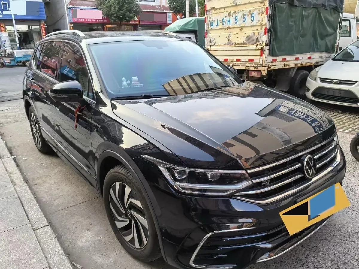 2024 Volkswagen Tiguan L 2.0T 186HP L4 7DCT,autocango,china used car exporter,china ev exporter,chinese used car exporter,chinese used ev exporter