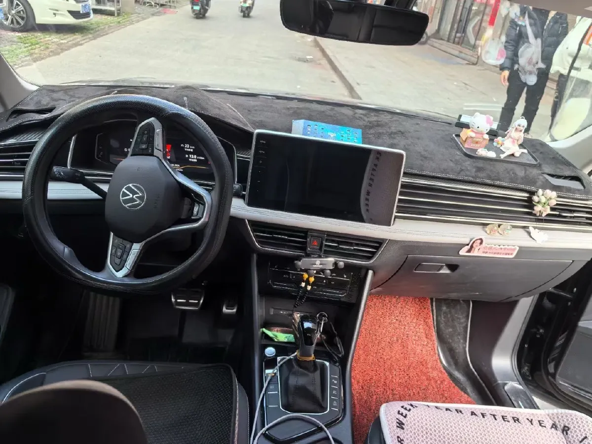 2024 Volkswagen Tiguan L 2.0T 186HP L4 7DCT,autocango,china used car exporter,china ev exporter,chinese used car exporter,chinese used ev exporter