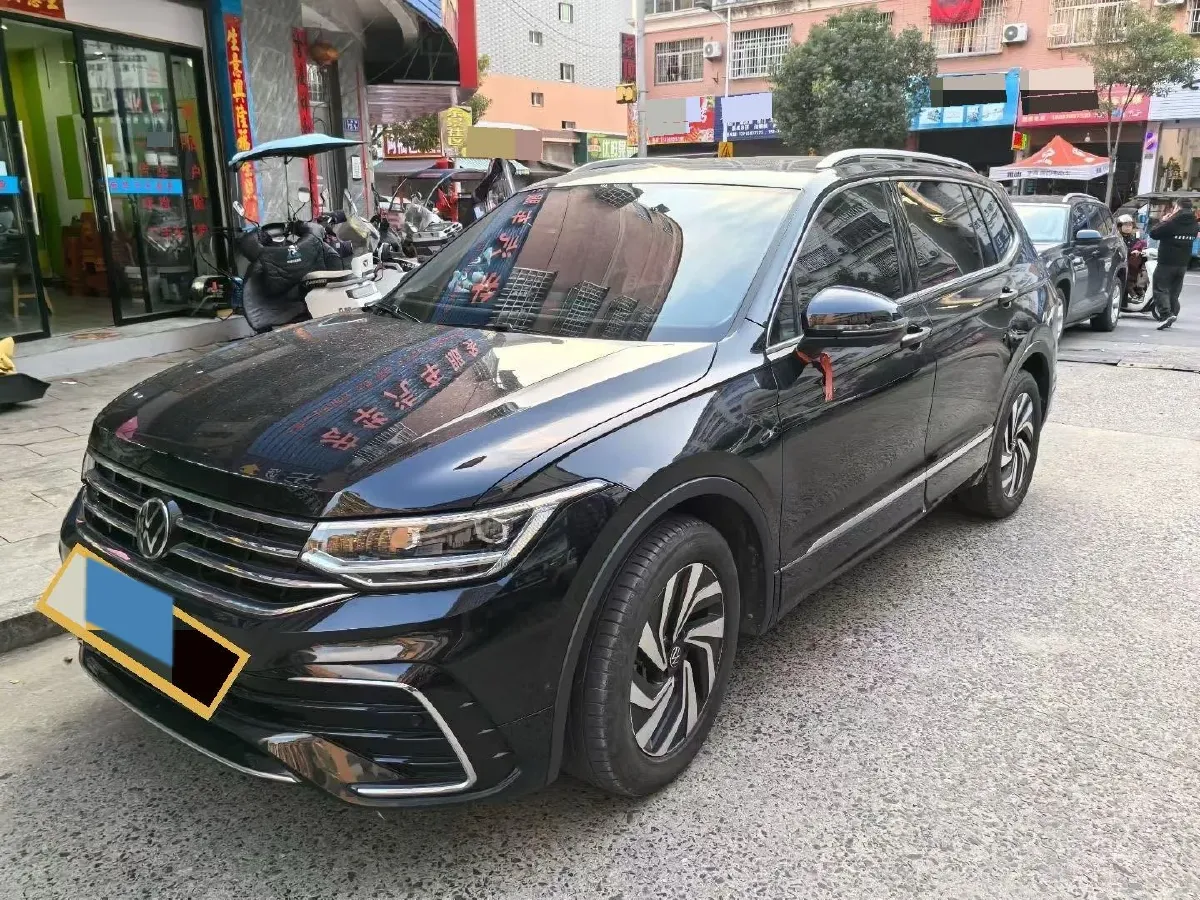 2024 Volkswagen Tiguan L 2.0T 186HP L4 7DCT,autocango,china used car exporter,china ev exporter,chinese used car exporter,chinese used ev exporter