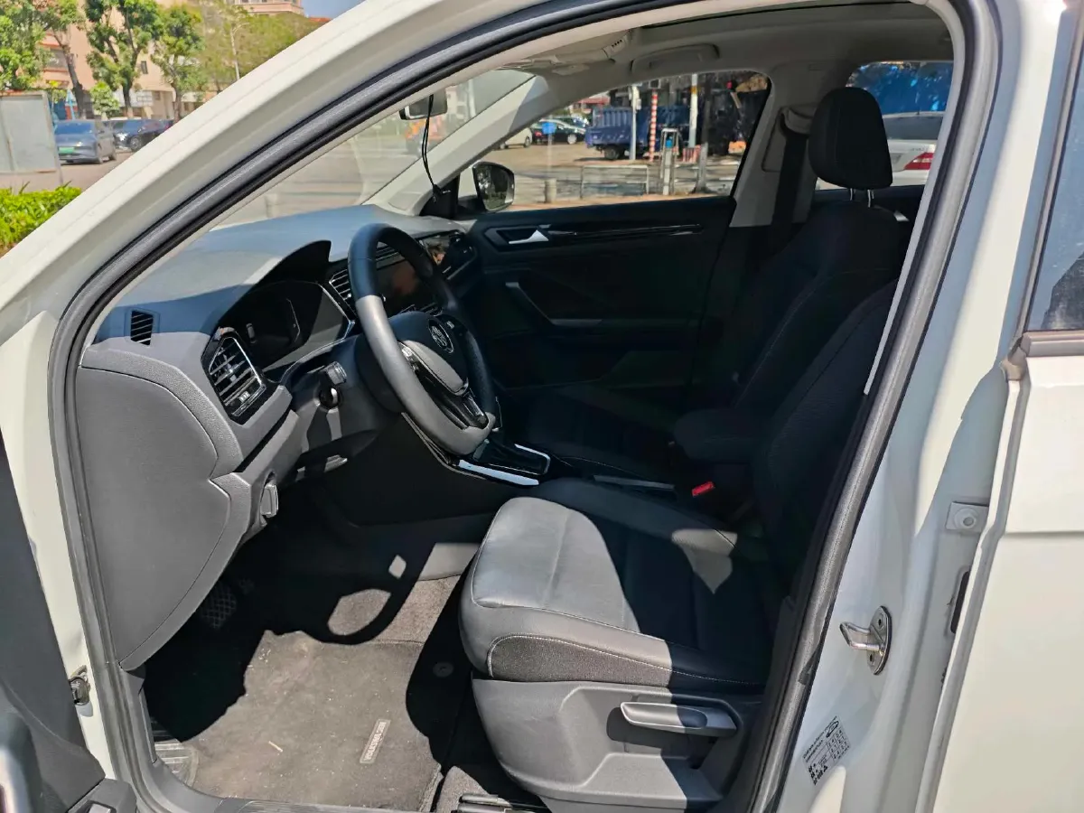2020 Volkswagen T-Roc 1.4T 150HP L4 7DCT,autocango,china used car exporter,china ev exporter,chinese used car exporter,chinese used ev exporter