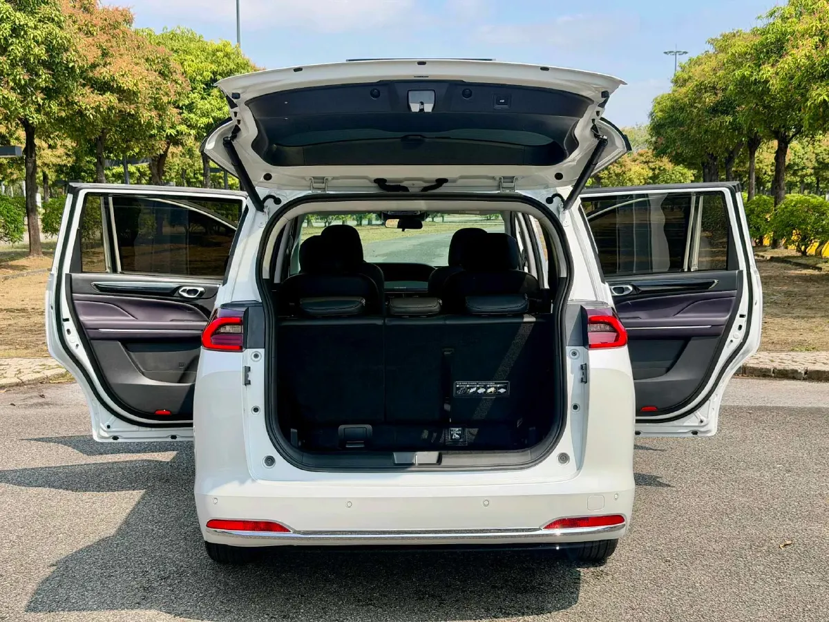 2025 GAC Trumpchi M6 1.5T 177HP L4 7DCT,autocango,china used car exporter,china ev exporter,chinese used car exporter,chinese used ev exporter