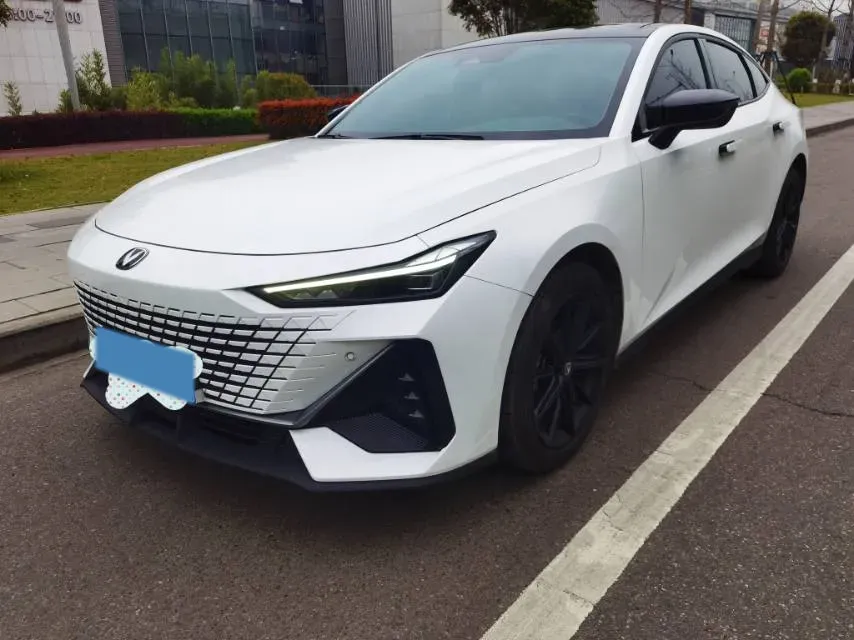 2023 ChangAn UNI-V 1.5T 188HP L4 7DCT,autocango,china used car exporter,china ev exporter,chinese used car exporter,chinese used ev exporter
