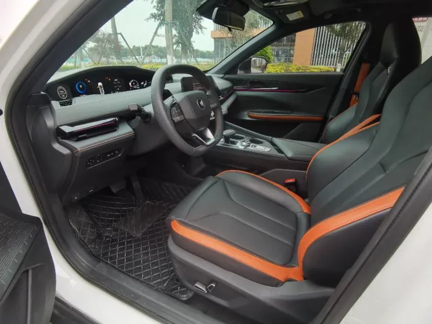 2023 ChangAn UNI-V 1.5T 188HP L4 7DCT,autocango,china used car exporter,china ev exporter,chinese used car exporter,chinese used ev exporter