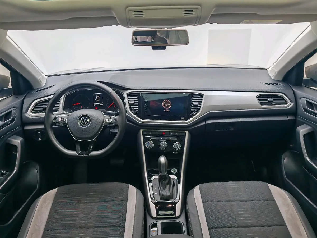 2021 Volkswagen T-Roc 1.4T 150HP L4 7DCT,autocango,china used car exporter,china ev exporter,chinese used car exporter,chinese used ev exporter