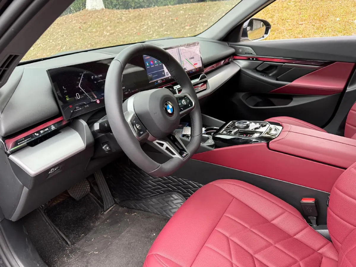 2025 BMW 5 Series 2.0T 258HP L4 8AT,autocango,china used car exporter,china ev exporter,chinese used car exporter,chinese used ev exporter