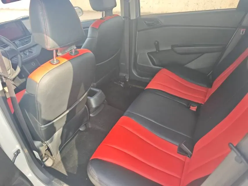 2017 BaoJun 310W 1.2L 82HP L4 6MT,autocango,china used car exporter,china ev exporter,chinese used car exporter,chinese used ev exporter