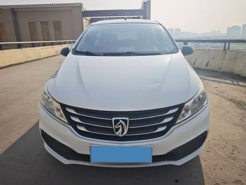 2017 BaoJun 310W 1.2L 82HP L4 6MT,autocango,china used car exporter,china ev exporter,chinese used car exporter,chinese used ev exporter