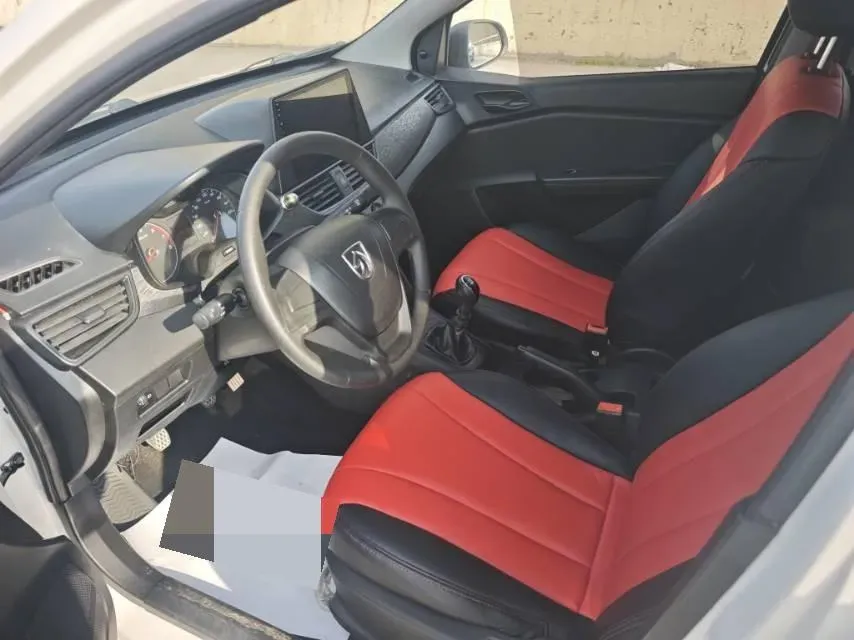 2017 BaoJun 310W 1.2L 82HP L4 6MT,autocango,china used car exporter,china ev exporter,chinese used car exporter,chinese used ev exporter