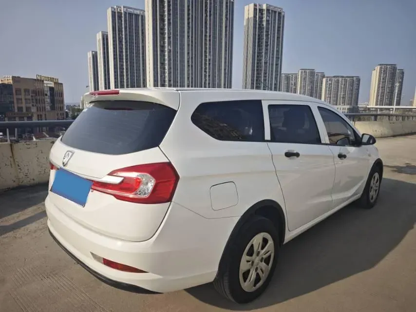 2017 BaoJun 310W 1.2L 82HP L4 6MT,autocango,china used car exporter,china ev exporter,chinese used car exporter,chinese used ev exporter